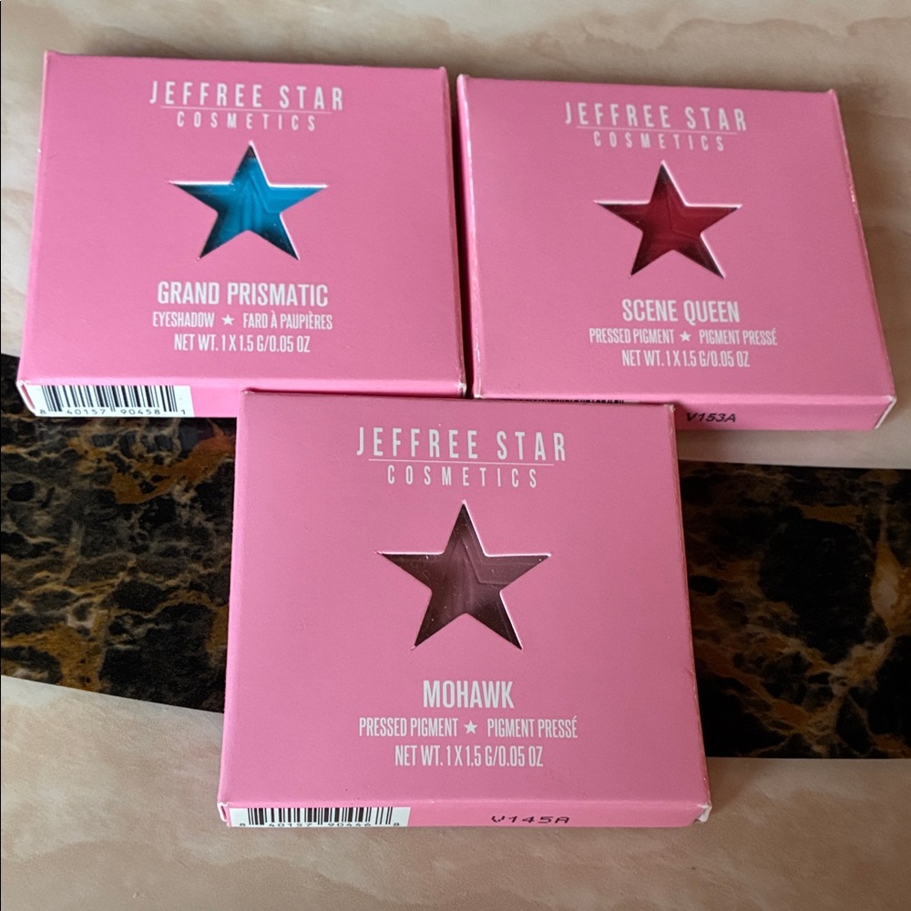 Jeffree Star Eyeshadow Trio — blue, red pink